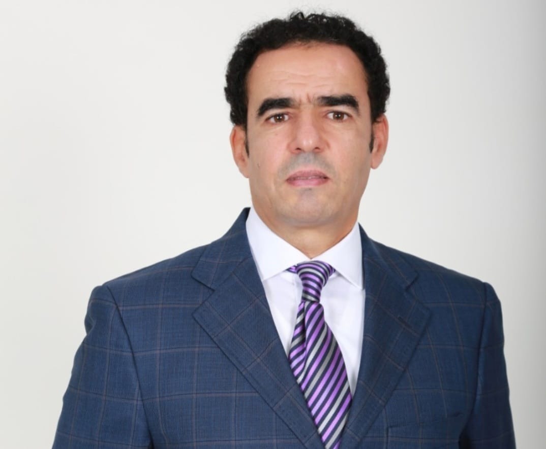 العراقيل المصطنعة والتنميّة المأسورة: بين استغلال النفوذ ورهان الحكامة الرشيدة..