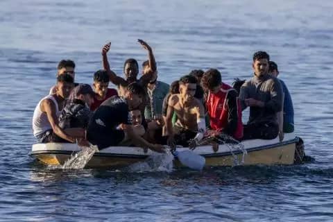 اسبانيا: نحو ألفيْ موريتاني قدموا طلبات للجوء في عام 2024