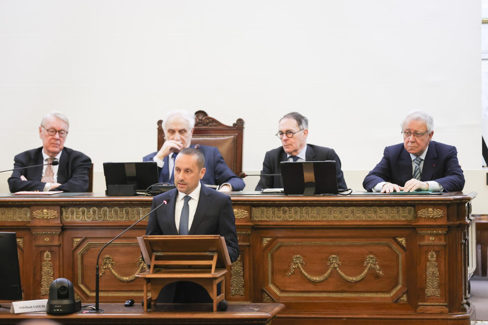 وزير الصحة والحماية الاجتماعية يترأس يومًا دراسيًا حول تقييم التعاون الصحي المغربي-الفرنسي في باريس