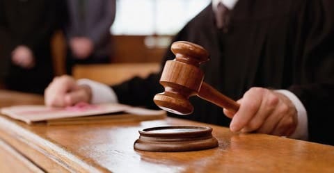 الحسيمة: 20 سنة سجنا لشخص حاول فتل مشغلته وسرقتها