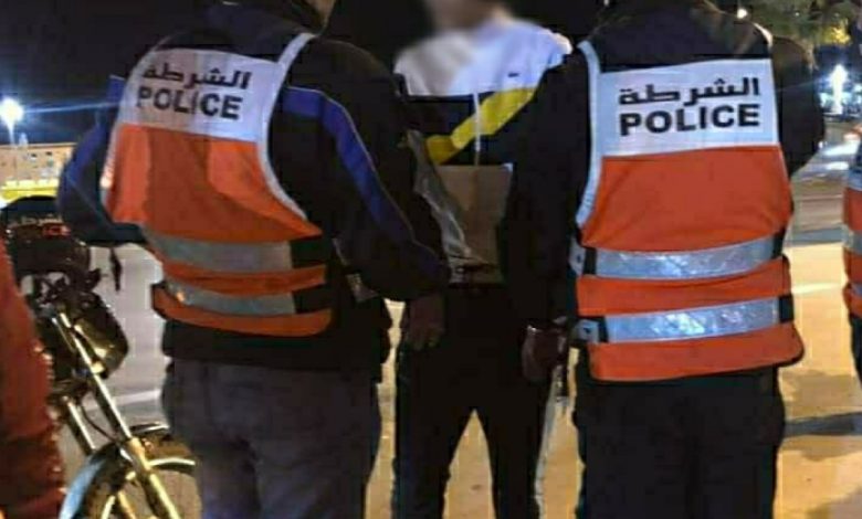 السمارة.. توقيف مبحوث عنه بعد مقاومة عنيفة بالسلاح الأبيض وإصابته بعيار ناري